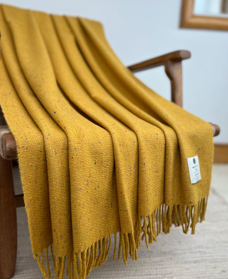 INISHBOFIN DONEGAL Lambswool WOOL TWEED YELLOW